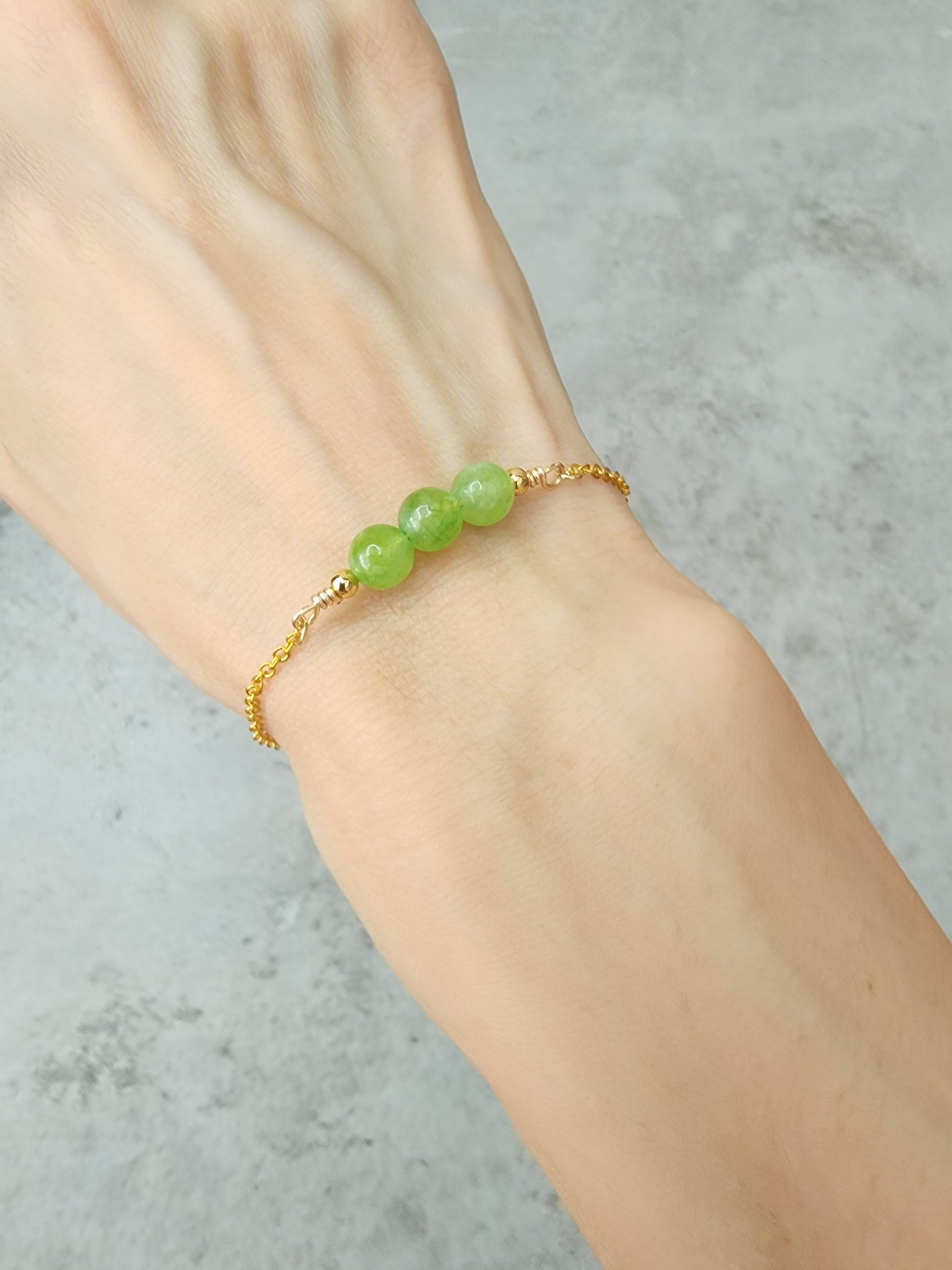 Loveliev August Peridot crystal bracelet