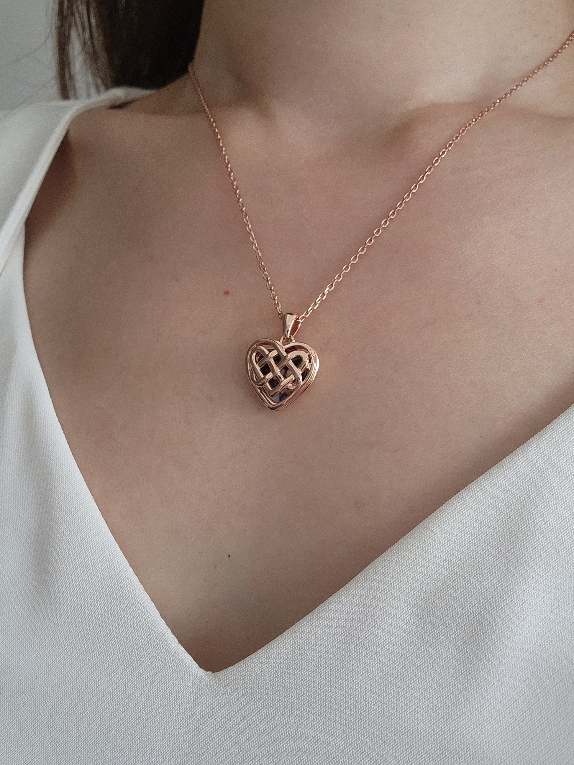 Loveliev Personalized Interlocking Heart Photo Locket Necklace Rose Gold