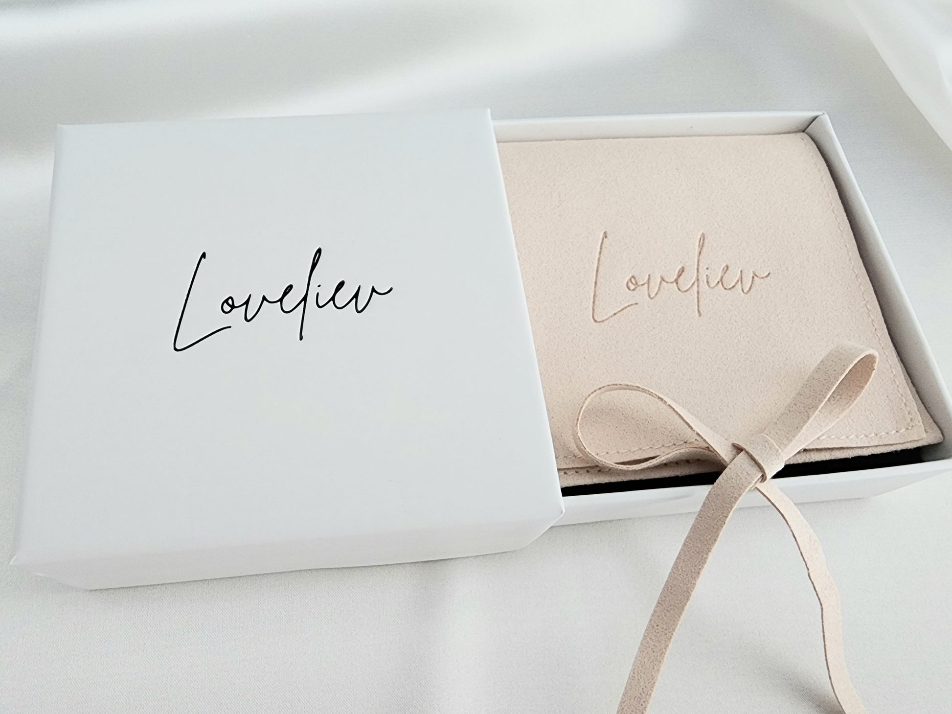 Loveliev gift box